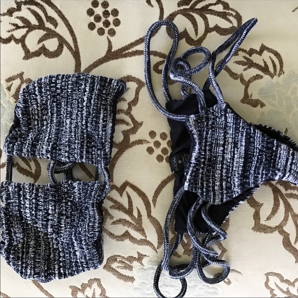 Indah bikini